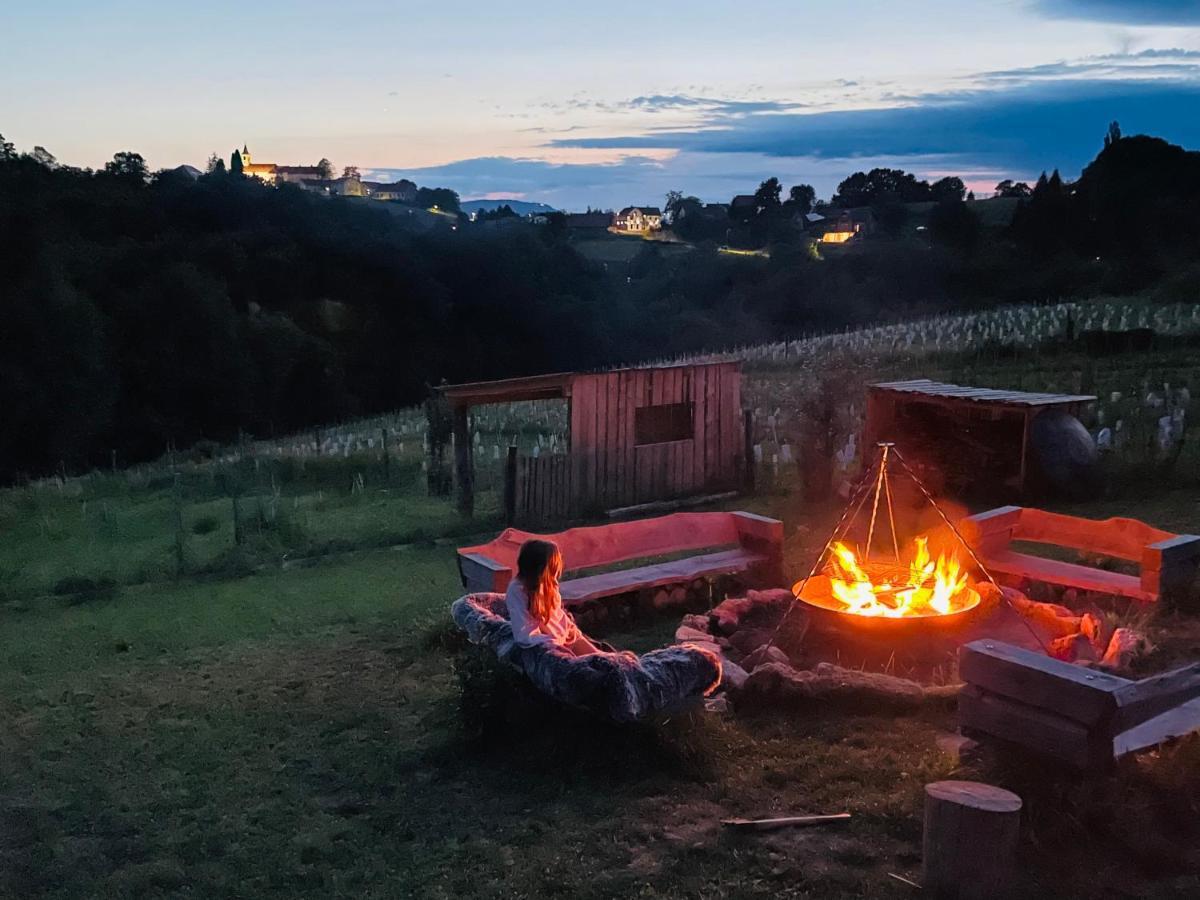 Boutique Glamping Divja Divine Villa Zgornja Korena Kültér fotó